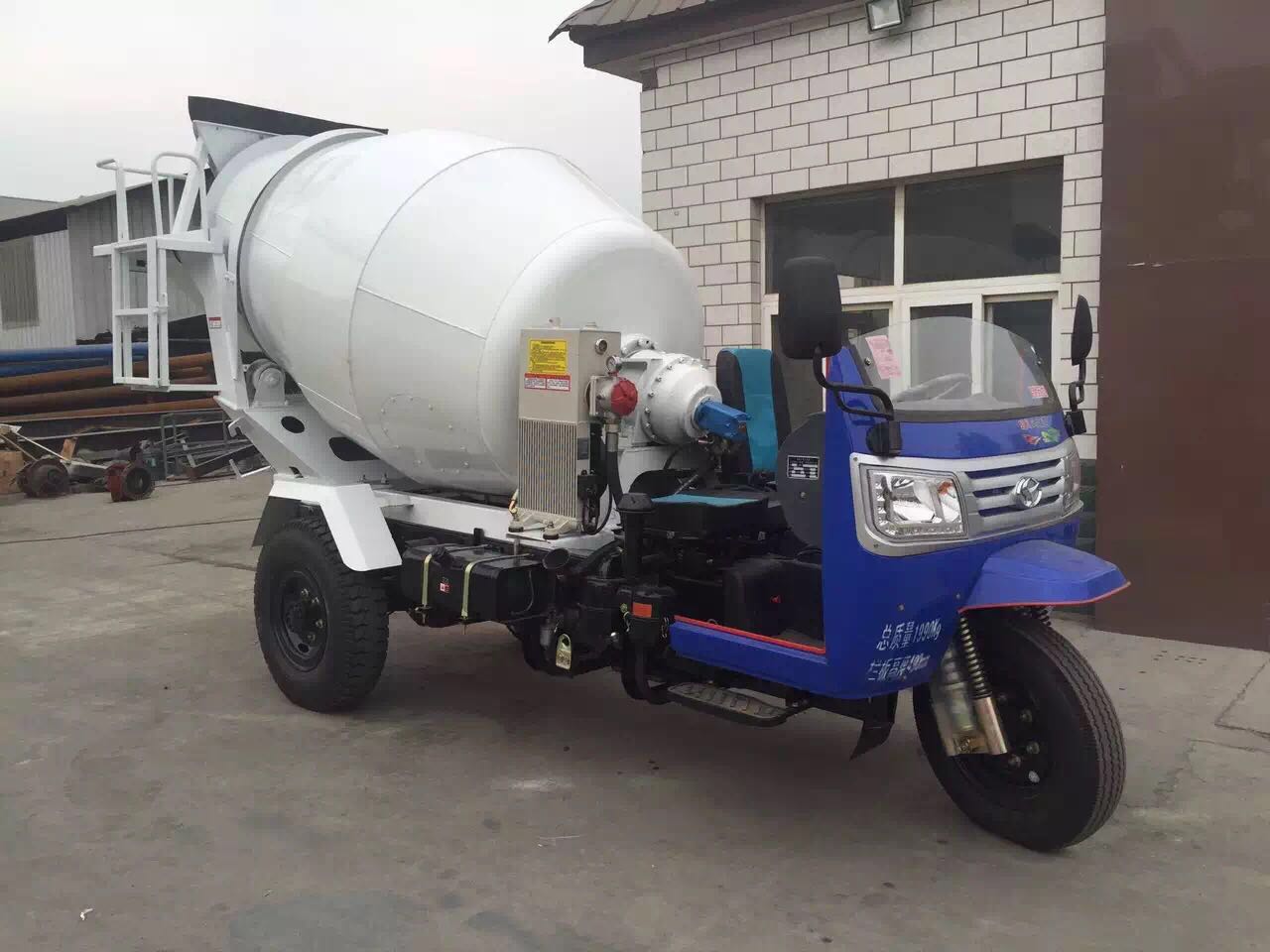 混凝土攪拌車(chē) 混凝土攪拌車(chē)